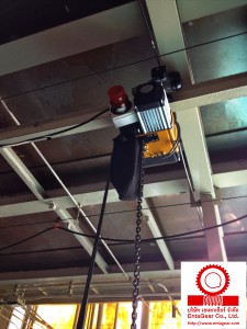 งานติดตั้งรอกโซ่ไฟฟ้า Yale Electric Chain Hoist Model CPVF 10-8 ขนาด 1 ตัน