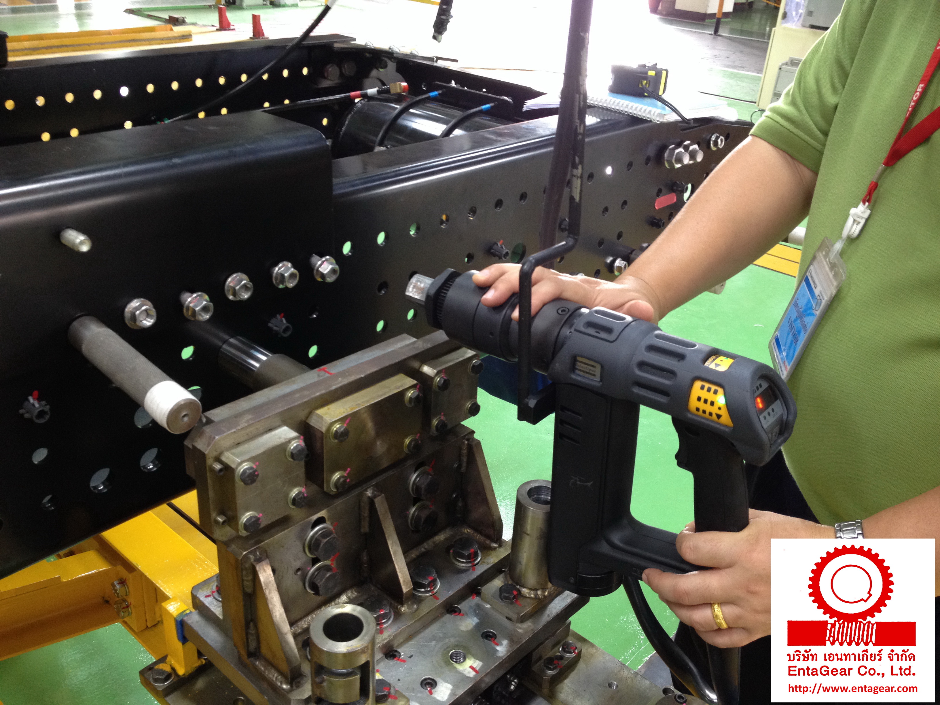 ติดตั้ง Atlas Copco Electric Nutrunner Tools สำหรับ Assembly Line ส่วนงาน Frame Assy